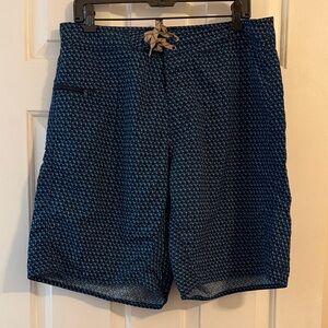 Patagonia Wavefarer Navy Blue Micro-Pattern Swim Board Shorts, size 34